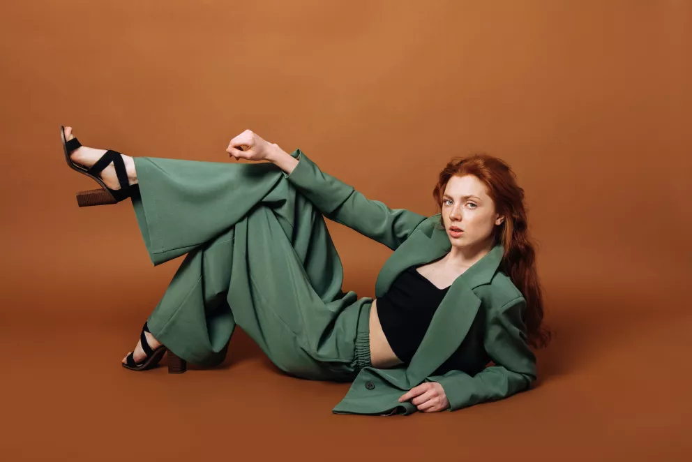 Jaké kalhoty nosit letos na podzim, když se vám nechce nosit džíny