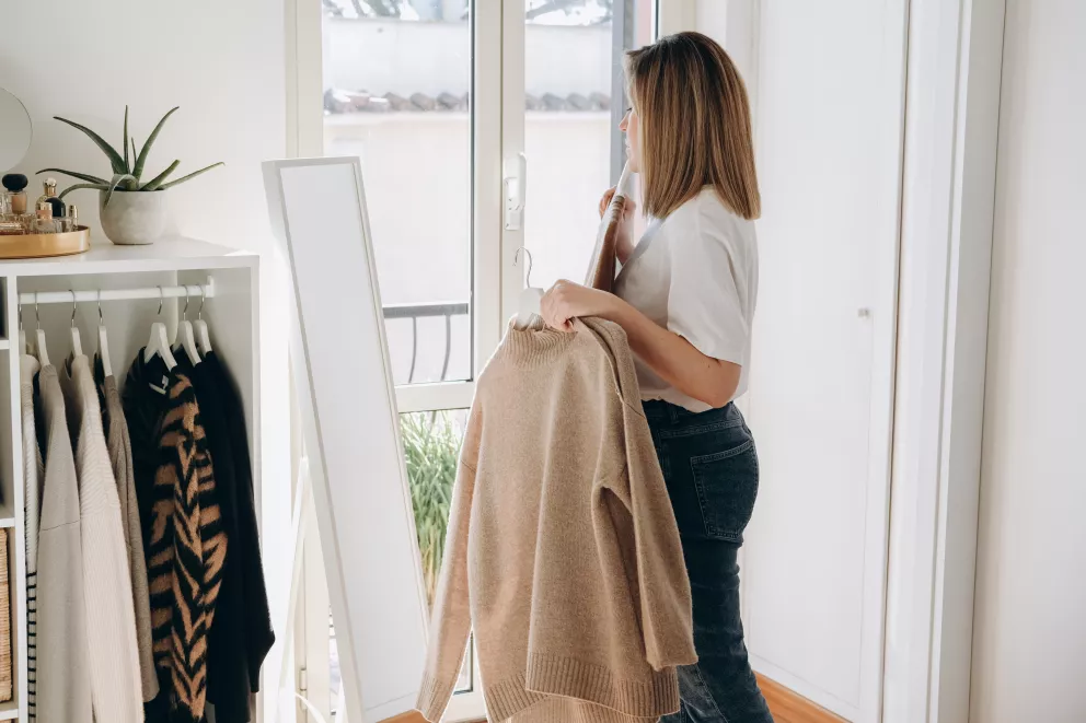 Podzimní minimalismus: Úpletové šaty, kvalitní sako, maxi sukně. Kousky, bez kterých se neobejdete