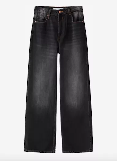 <p>Bershka 899 Kč</p>
