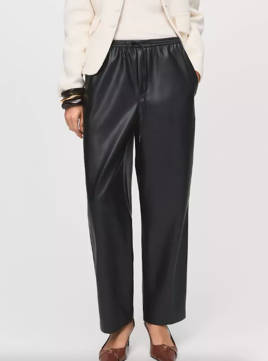 <p>MANGO 1127 Kč</p>
