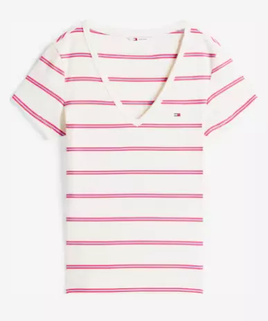 <p>Tommy Jeans Tričko 839 Kč</p>
