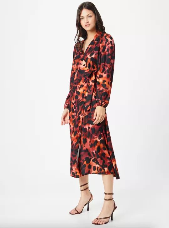 <p>Dorothy Perkins 1079 Kč</p>
