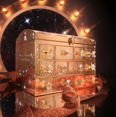  CHARLOTTE TILBURY Charlotte's Beauty Treasure Chest
