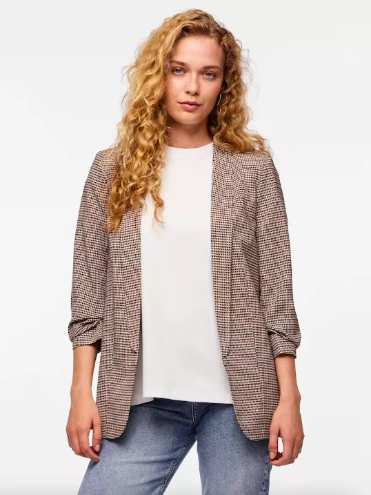 <p>PIECES 1325 Kč</p>
