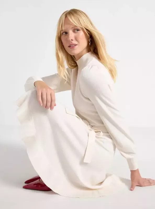 Jemně pletené mini šaty