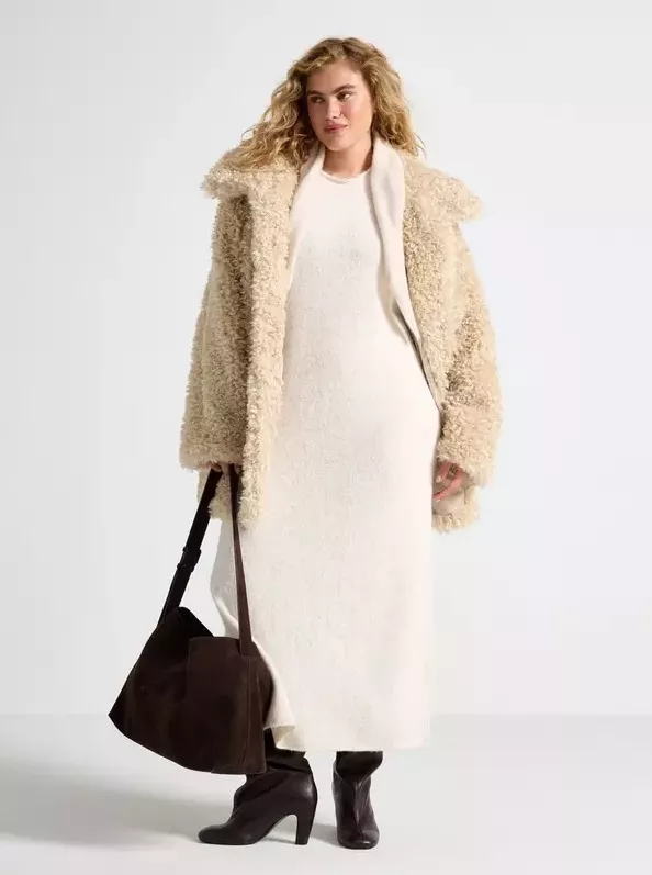 Pletené šaty, 999 Kč