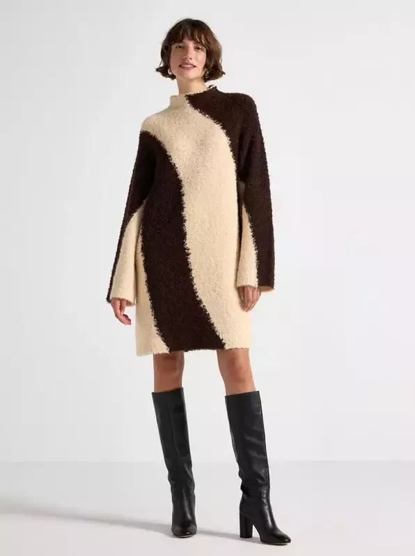 Pletené šaty, 999 Kč