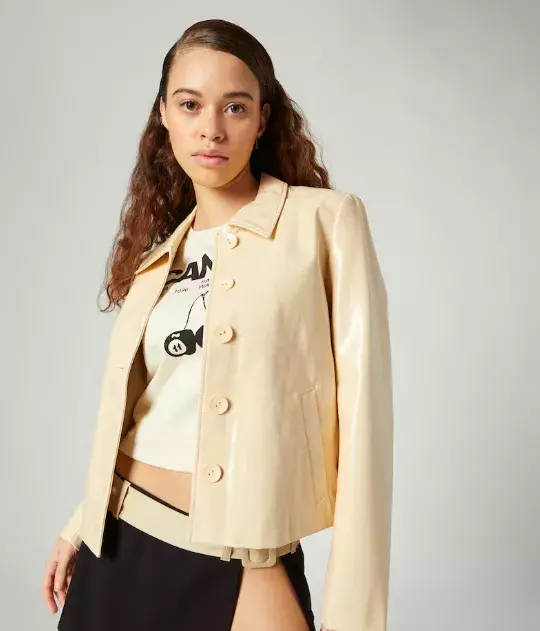 <p>Bella 920 Kč</p>
