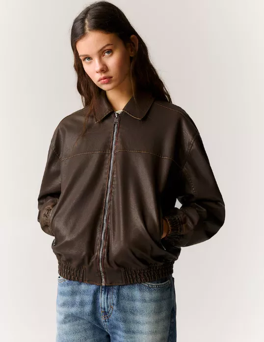 <p>Pull&Bear 899 Kč</p>
