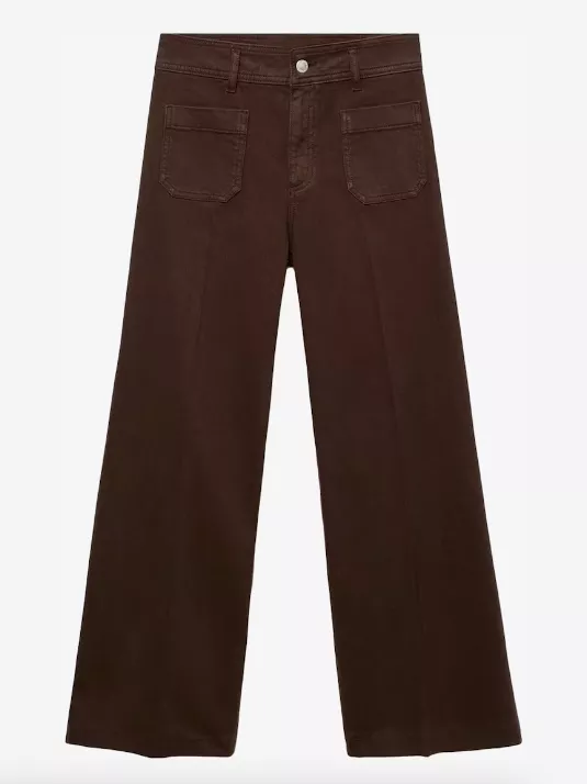 Zapomeňte na modré: Letošnímu podzimu vládnou hnědé džíny