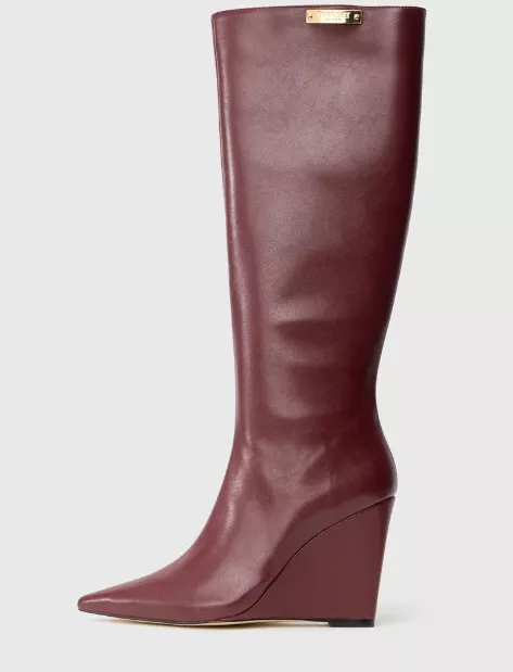 <p>Twinset 4648 Kč</p>
