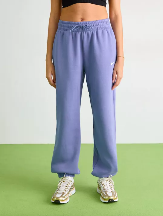 <p>Nike Sportswear 1359 Kč</p>
