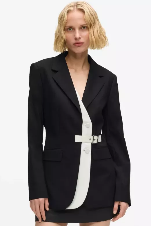 Černé sako s bílým opaskem, KARL LAGERFELD, 10 899 Kč