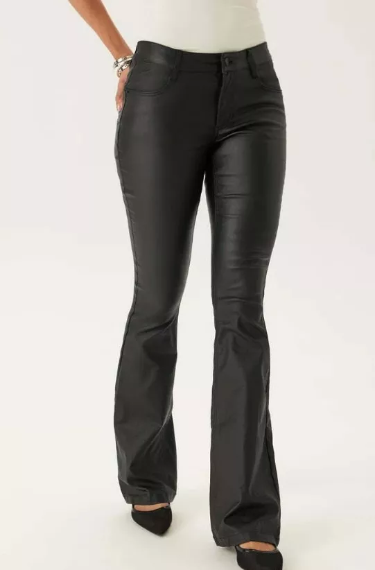 Černé lesklé kalhoty do zvonu, Bubbleroom, 1 439 Kč