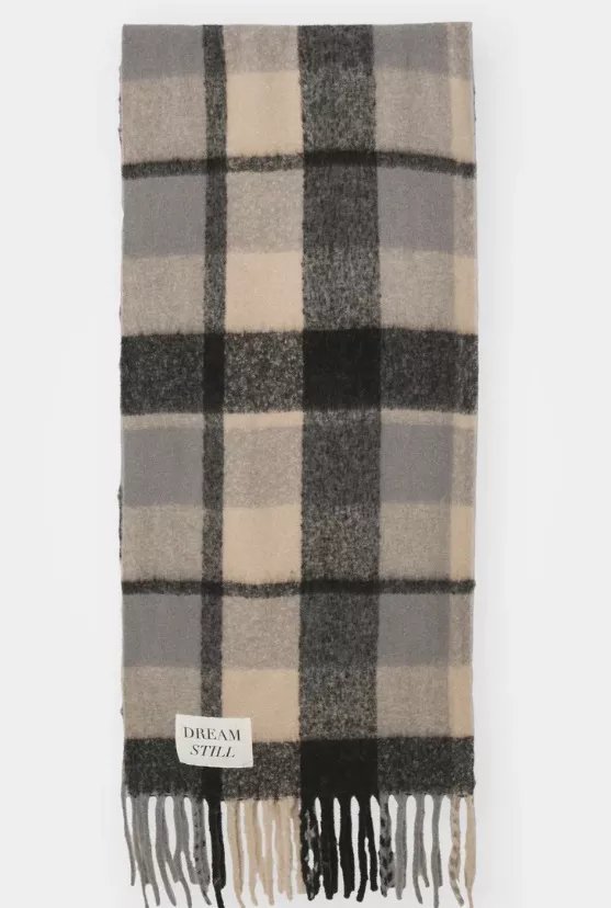 Kostkovaná šála, Pieces, 530 Kč