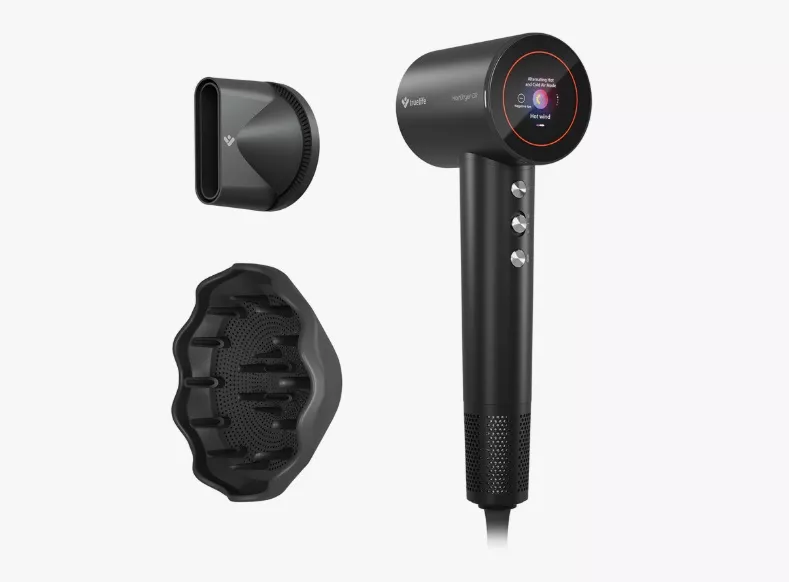 Výkonný fén na vlasy, TrueLife, 1 995 Kč