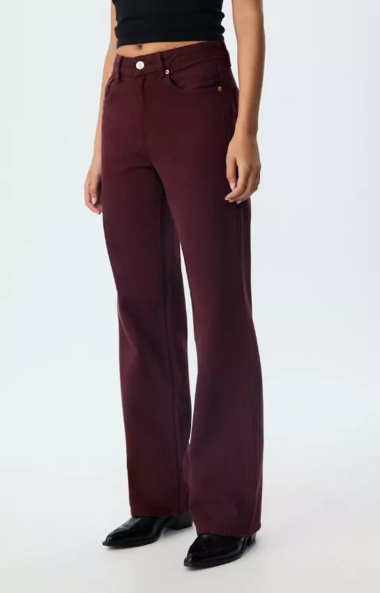 Džíny v odstínu burgundy, Stradivarius, 799 Kč