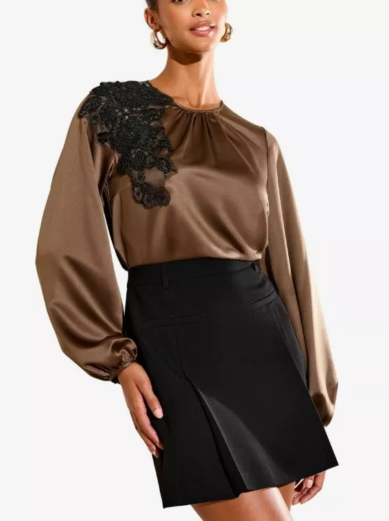 Čokoládová blůza s výšivkou, Friends Like These, 1 885 Kč