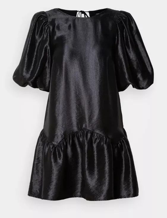 Krátké saténové šaty s balonovými rukávy, Gina Tricot, 1 440 Kč