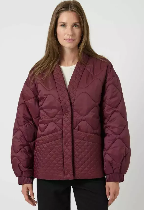 Bordó prošívaná bunda, YAS, 2 202 Kč