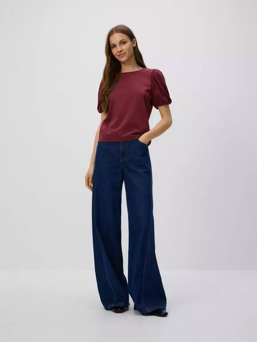 Slavnostní outfit v burgundské