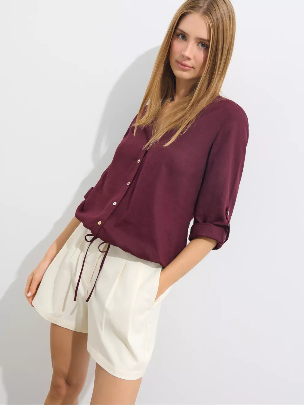 Slavnostní outfit v burgundské