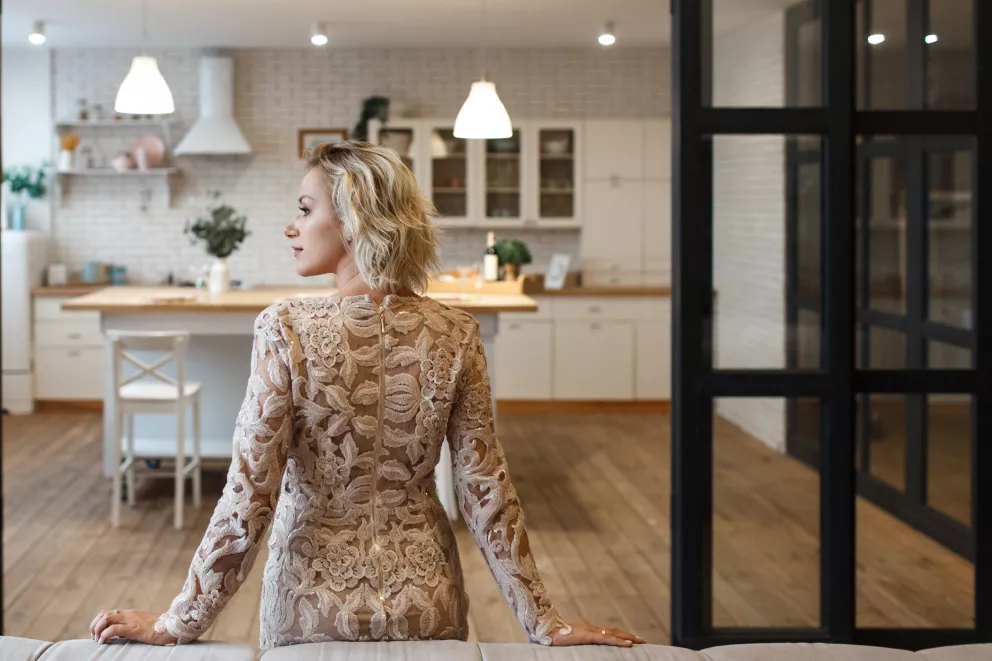 Odhalte se: Krajka letos vládne bodíčkům, košilím i tričkům