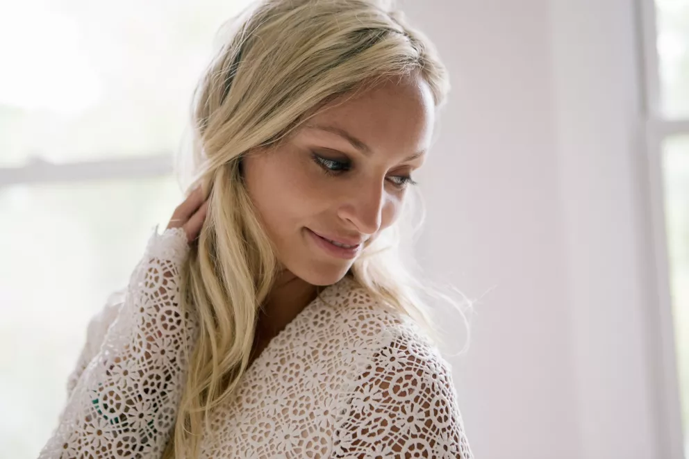 Odhalte se: Krajka letos vládne bodíčkům, košilím i tričkům