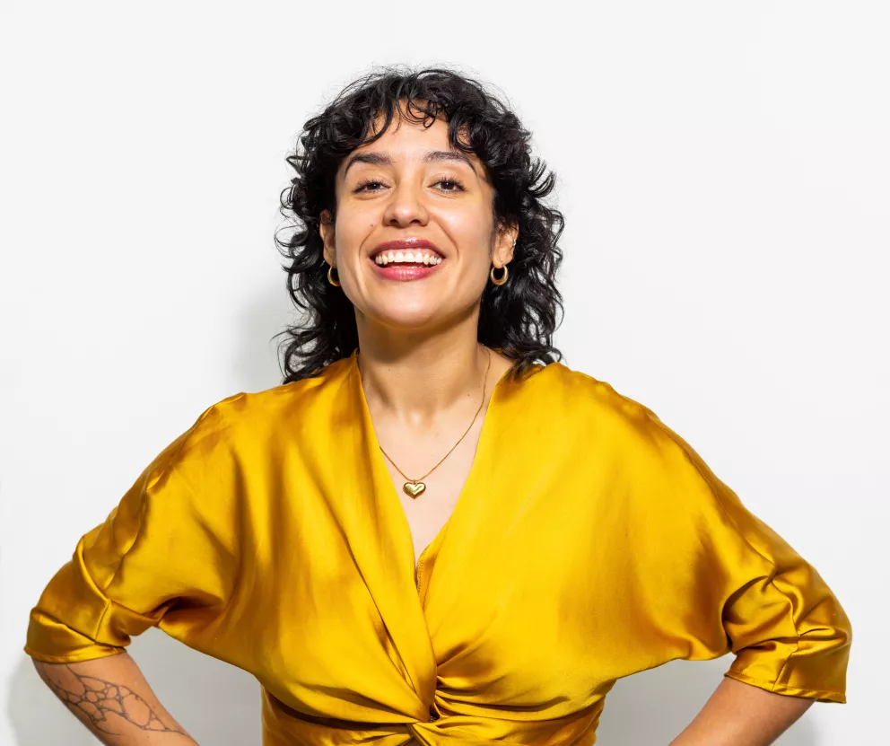 Vínová, zelená a pískově žlutá: Barvy košil zimní sezóny, které musíte mít