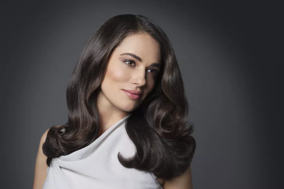 Nejkrásnější barva na vlasy, která sluší tmavým i světlý typům: Objevte kouřově hnědou