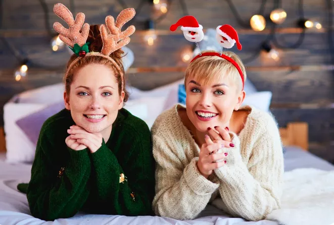 Mladí vs. tradice: Jak slavíte Vánoce vy? Generační rozdíly ve Vánocích