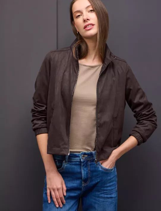 <p>STREET ONE 2327 Kč</p>
