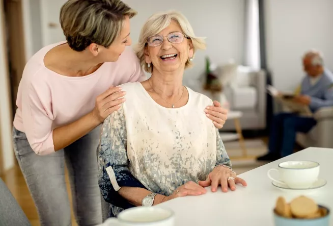 Proč odkládáme staré lidi do pečovatelských domů