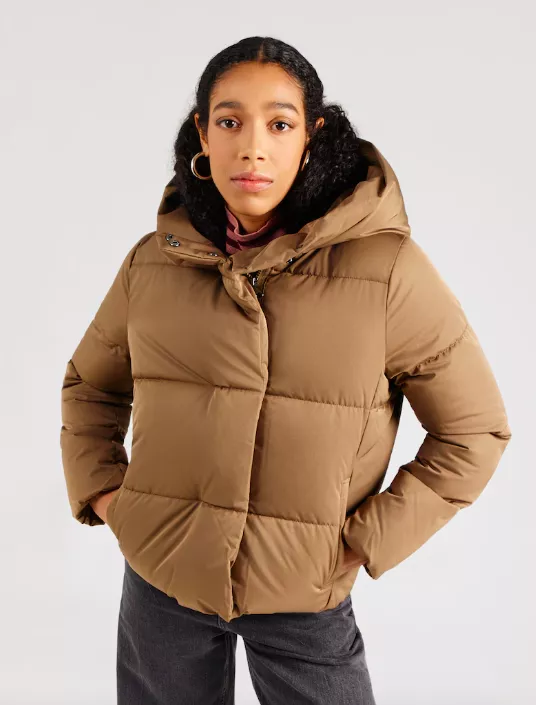 <p>VERO MODA 1449 Kč</p>
