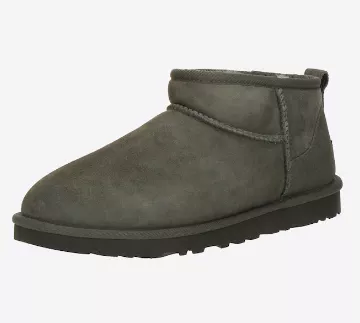 <p>UGG 4447 Kč</p>
