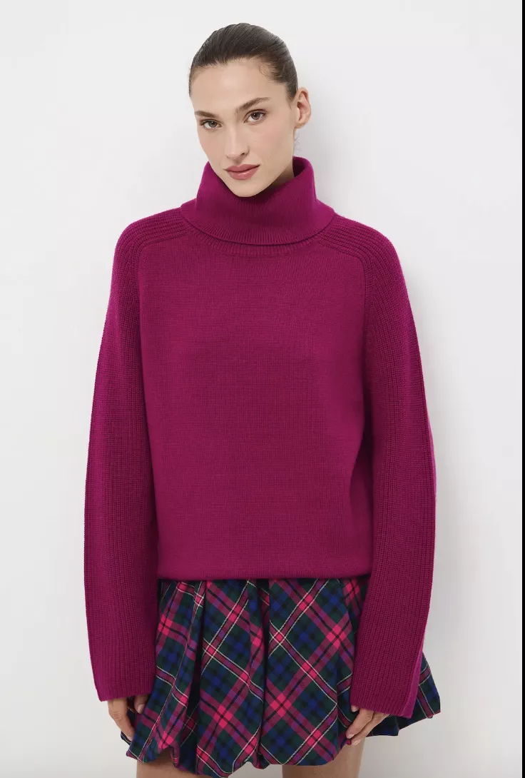 <p>Svetr z merino vlny bez vzoru, 1899 Kč</p>
