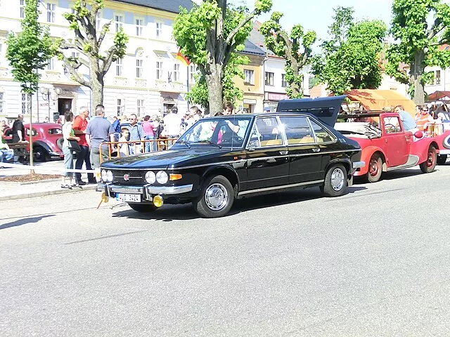 Tatra 613