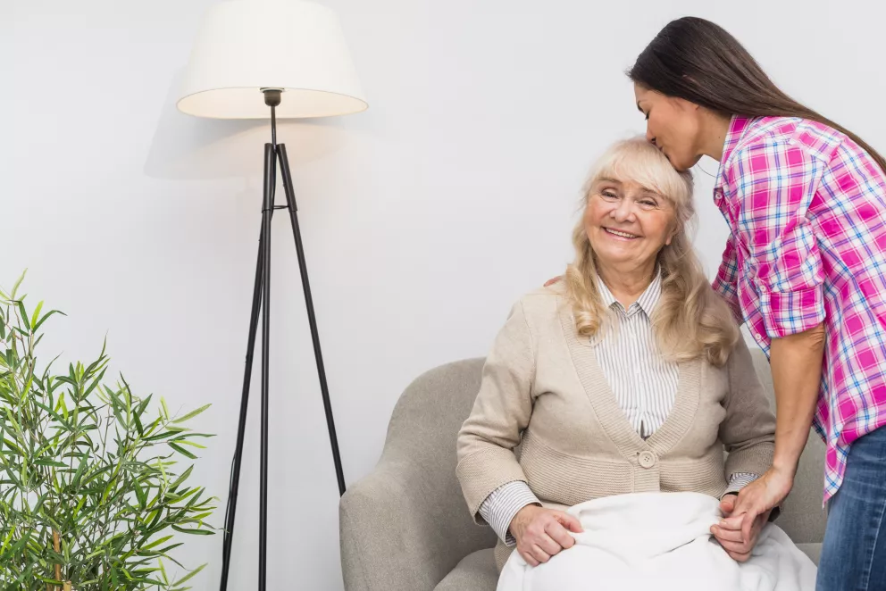 ženy, babička, vnučka, péče, pomoc, láska