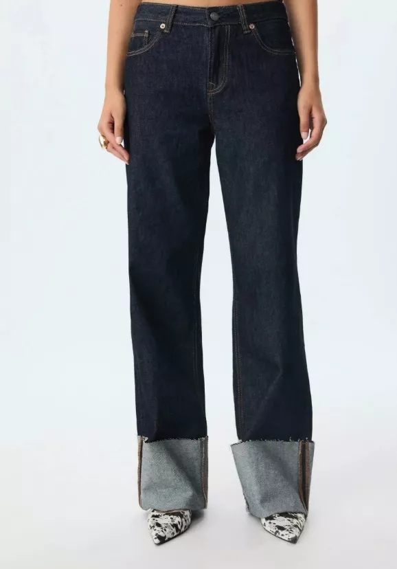 Džíny s ohrnutými nohavicemi, Stradivarius, 849 Kč