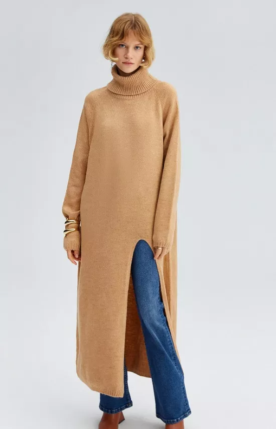 Svetrové šaty s vysokým rozparkem, Touché Privé, 1 222 Kč