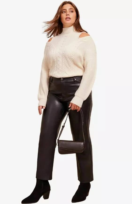 Plus Size rolák s copánkovým vzorem a průstřihy, Friends Like These, 651 Kč