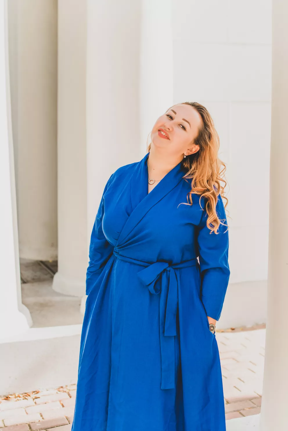 Zavinovací šaty žena