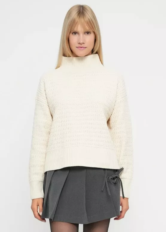 Bílý rolák s volnějším límcem, ONLY, 576 Kč