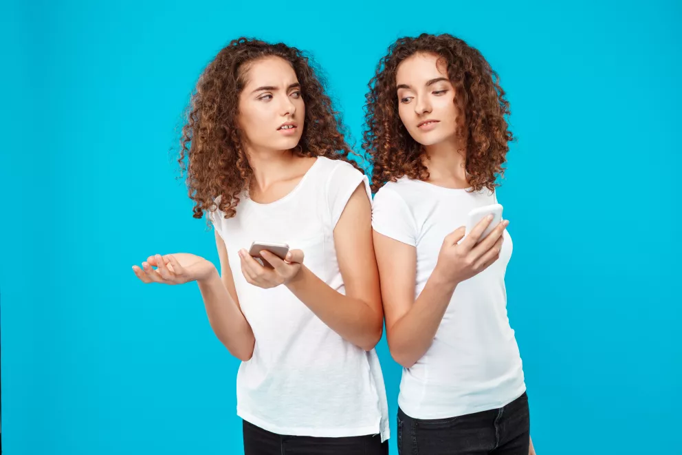 ženy, sestry, hádky, peníze, pomoc, problémy