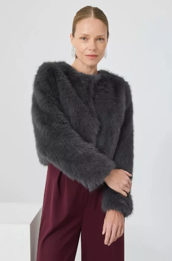 Šedý kabátek z umělé kožešiny, Anna Field, 1 520 Kč