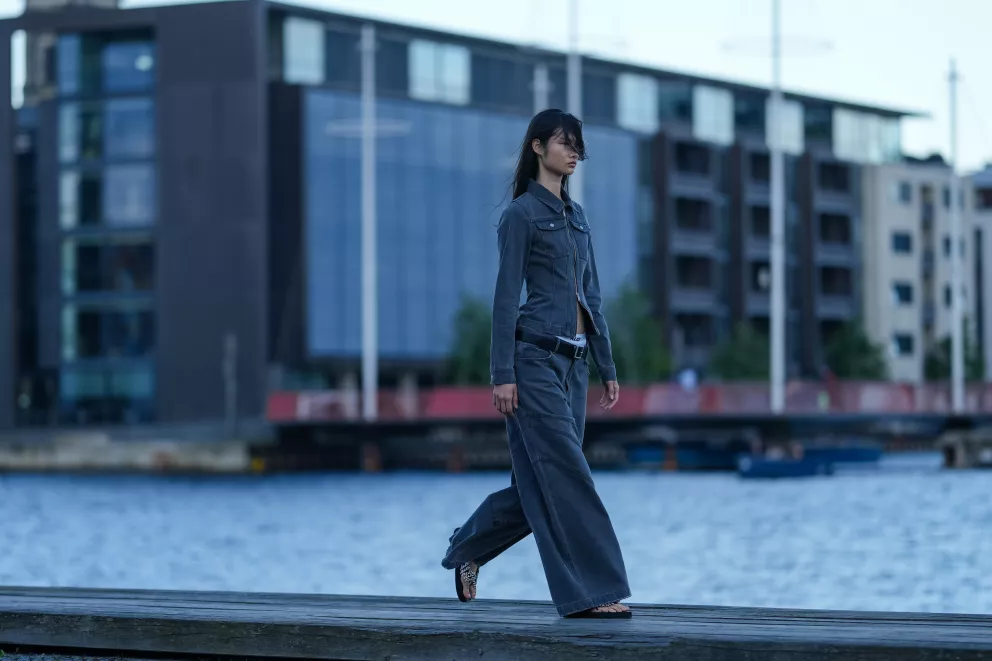 Džínovina od hlavy až k patě: Trend roku 2026