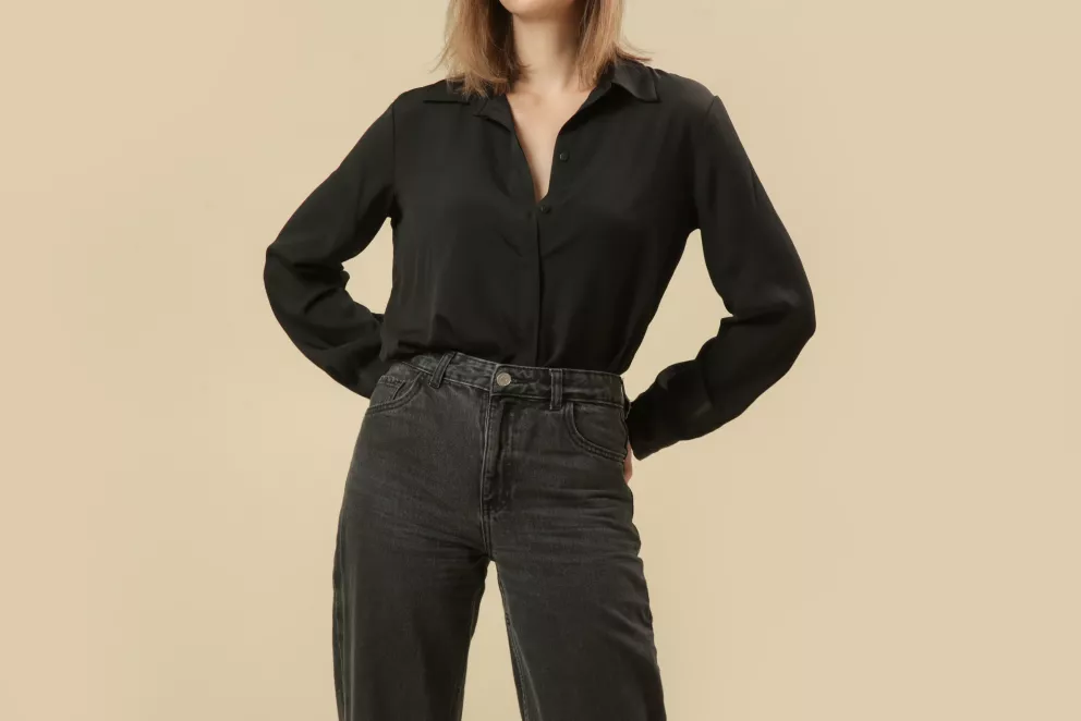 Džíny s vysokým pasem budou vévodit i nadcházející sezóně.