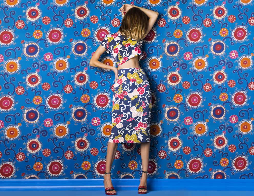 Možná nejsou průlomové, přesto se bez nich žádná sezóna neobejde: Květiny jako hlavní trend roku 2026