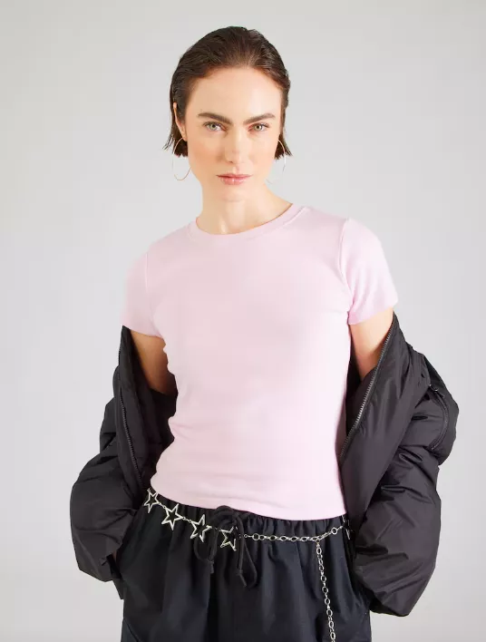 <p>HOLLISTER 429 Kč</p>
