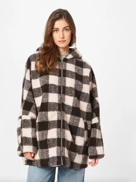 <p>Urban Classics 1725 Kč</p>
